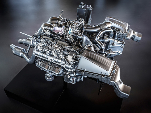 07-4.0-литров туинтурбо V8 – Mercedes-AMG
